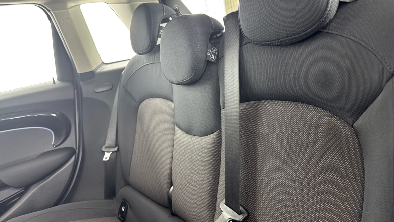 MINI Hatchback 1.5 Cooper Classic 5dr Petrol Hatchback